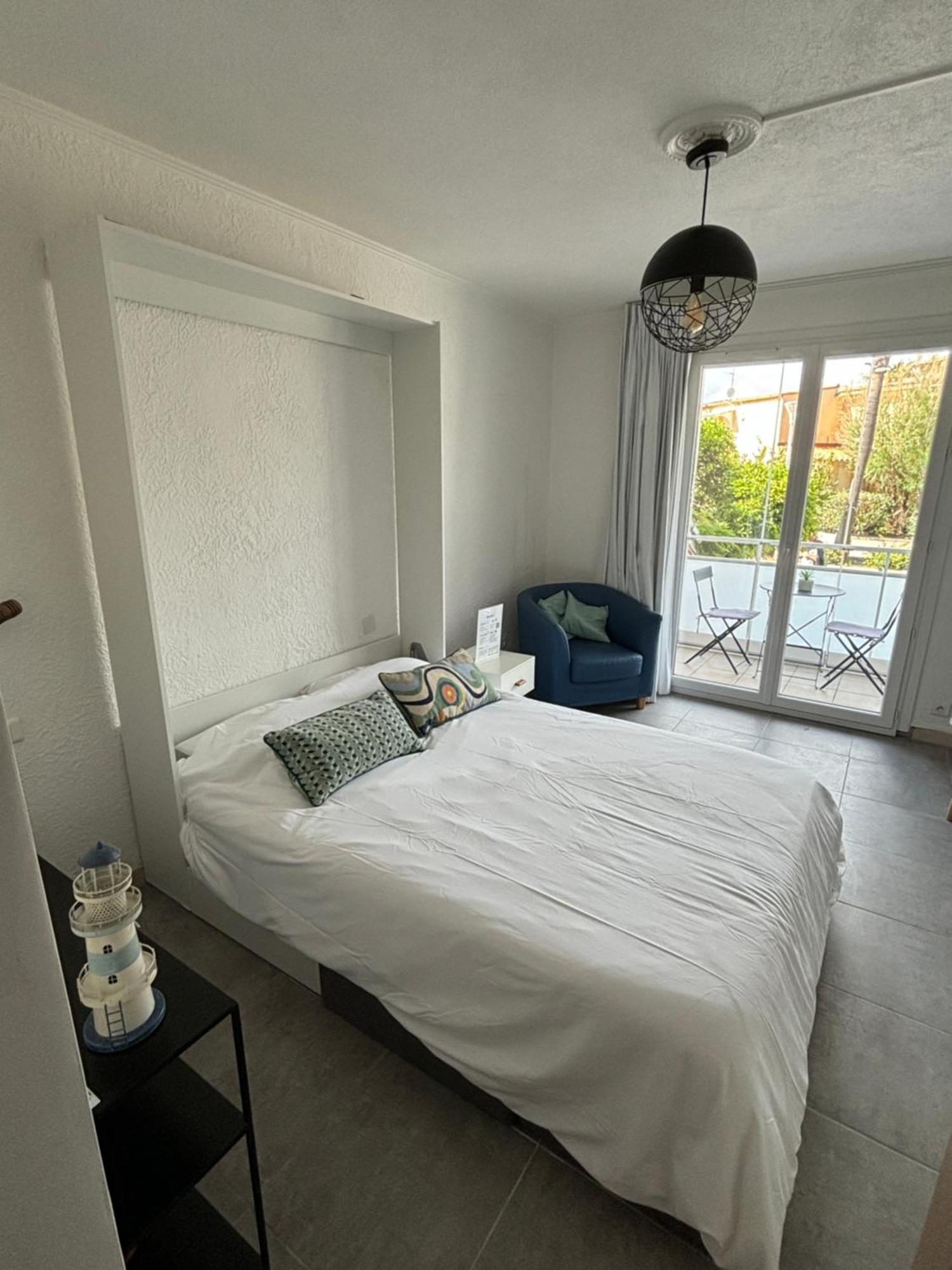 Studio Spacieux Avec Patio En Centre Ville Cavalaire-sur-Mer Ngoại thất bức ảnh