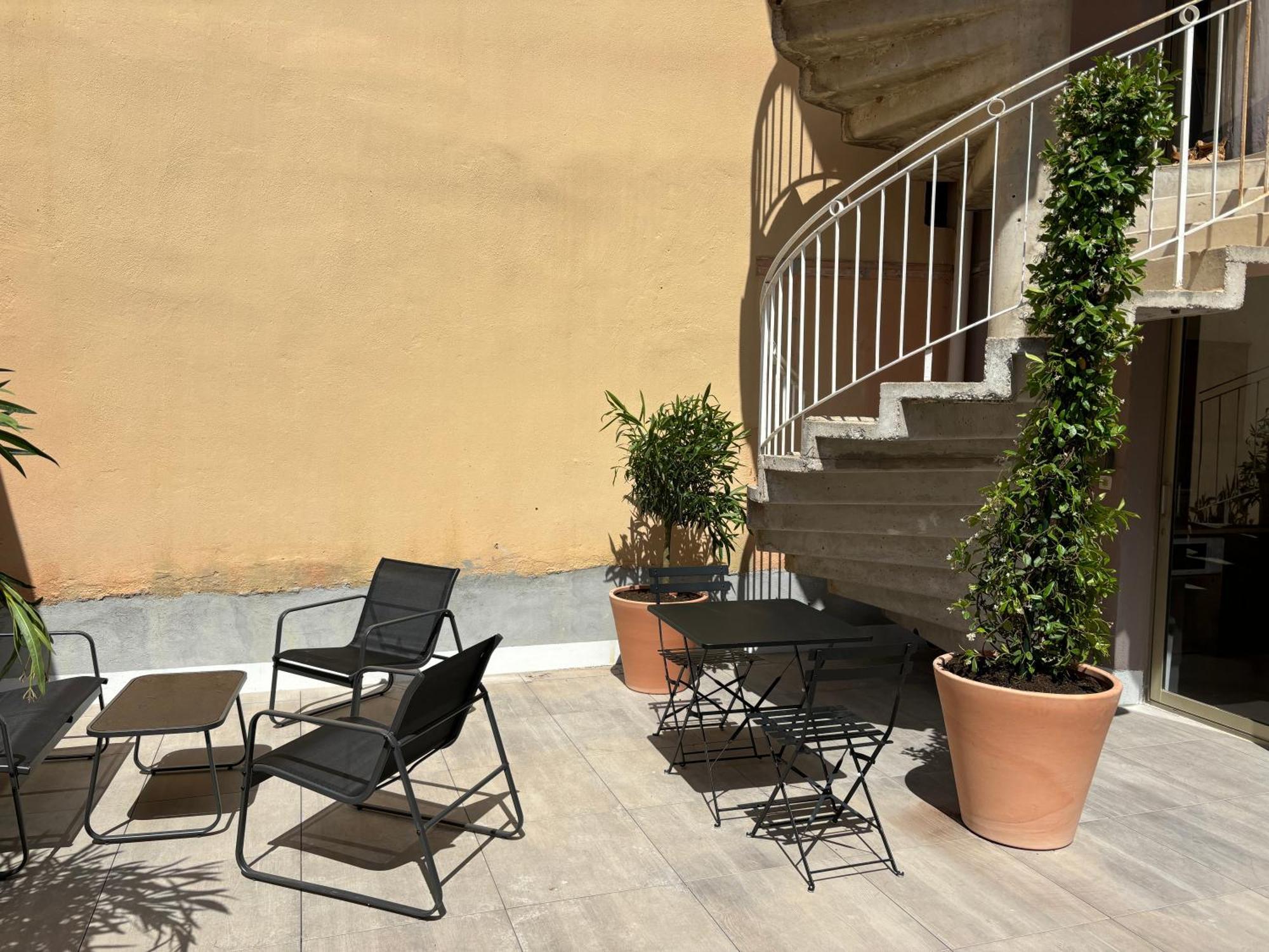 Studio Spacieux Avec Patio En Centre Ville Cavalaire-sur-Mer Ngoại thất bức ảnh
